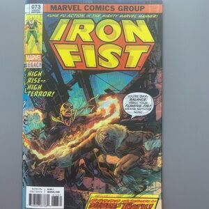 (C47) Iron Fist 73 Dec 2017 Lenticular cover Marvel comic